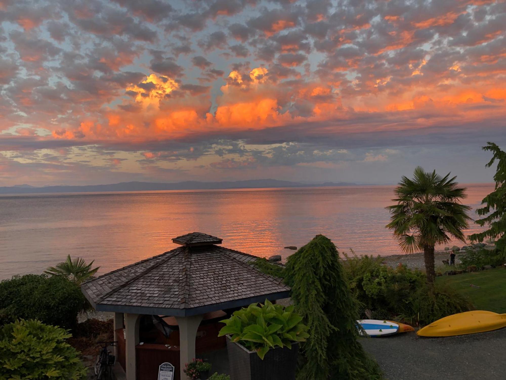 Qualicum Breeze Beach Resort Bowser Exterior foto